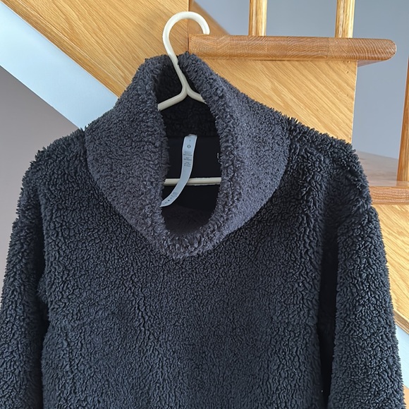 Lululemon Sherpa jacket size 6 - Picture 7 of 9